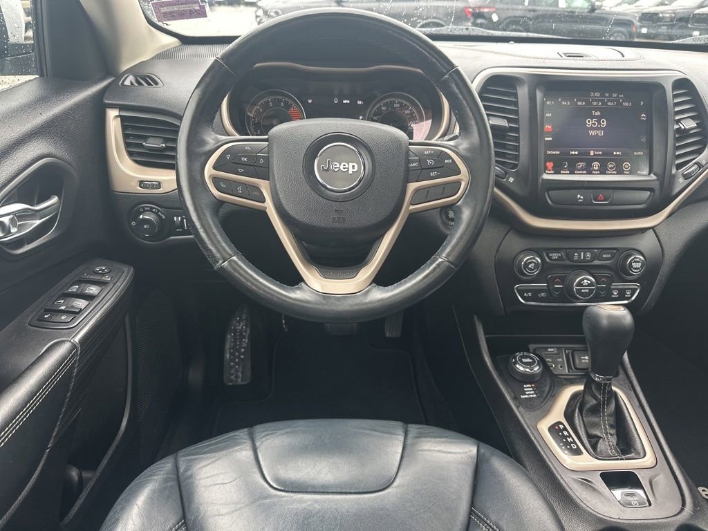 Used 2017 Jeep Cherokee Limited w/ Trailer Tow Group AWD/4WD image 19