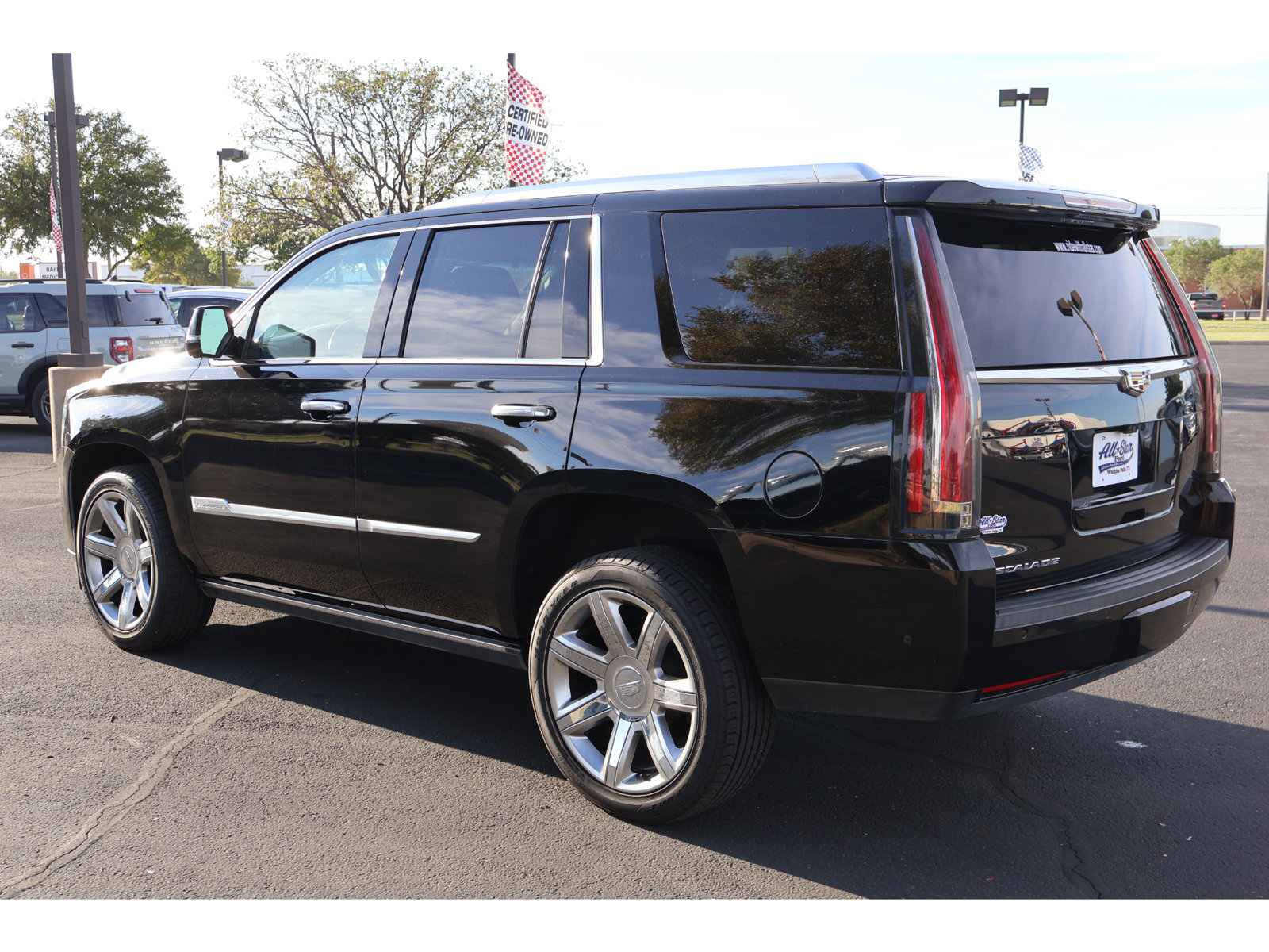 Used 2019 Cadillac Escalade Premium Luxury RWD image 15