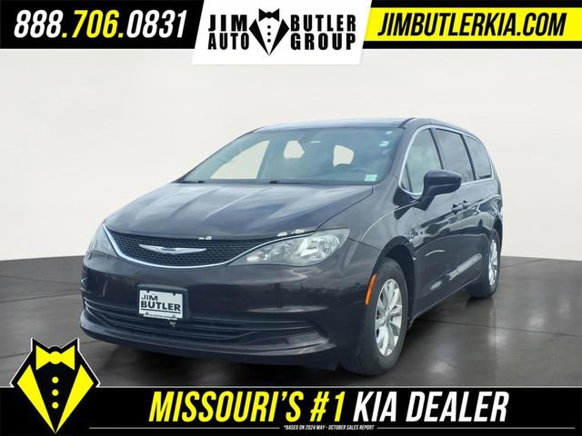 Used 2017 Chrysler Pacifica Touring w/ Tire & Wheel Group FWD image 1