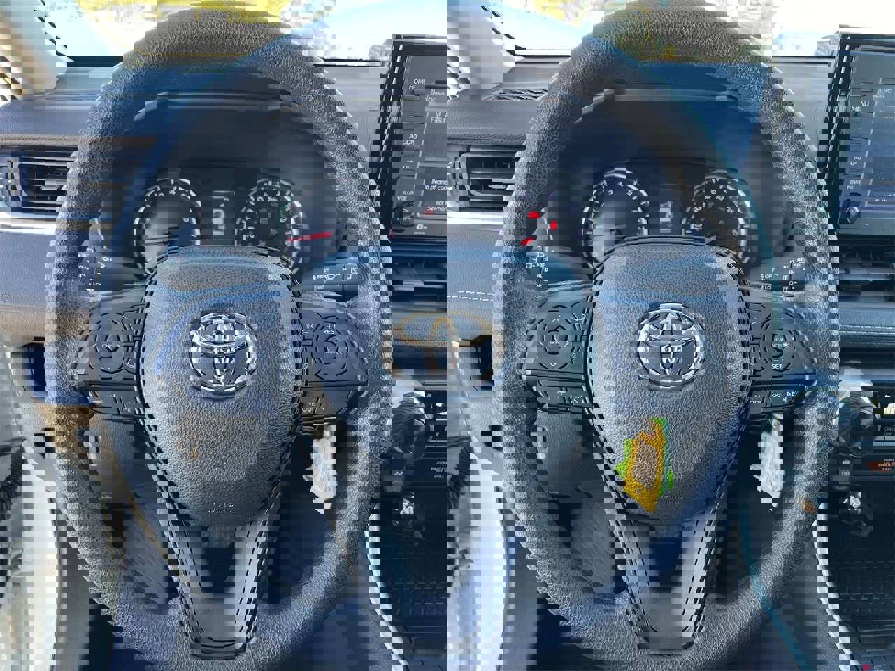 Used 2022 Toyota RAV4 LE image 10