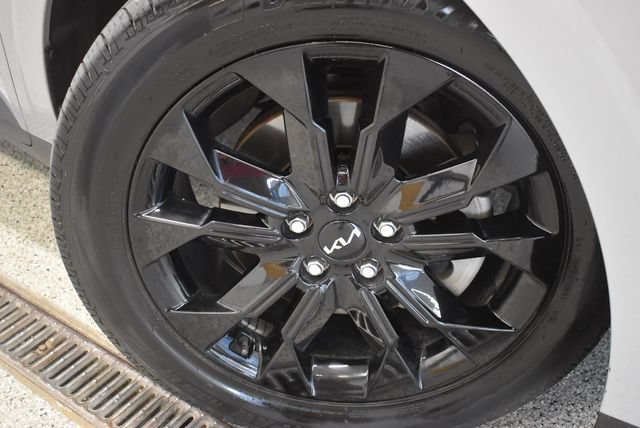 Used 2022 Kia Carnival SX Prestige FWD image 31