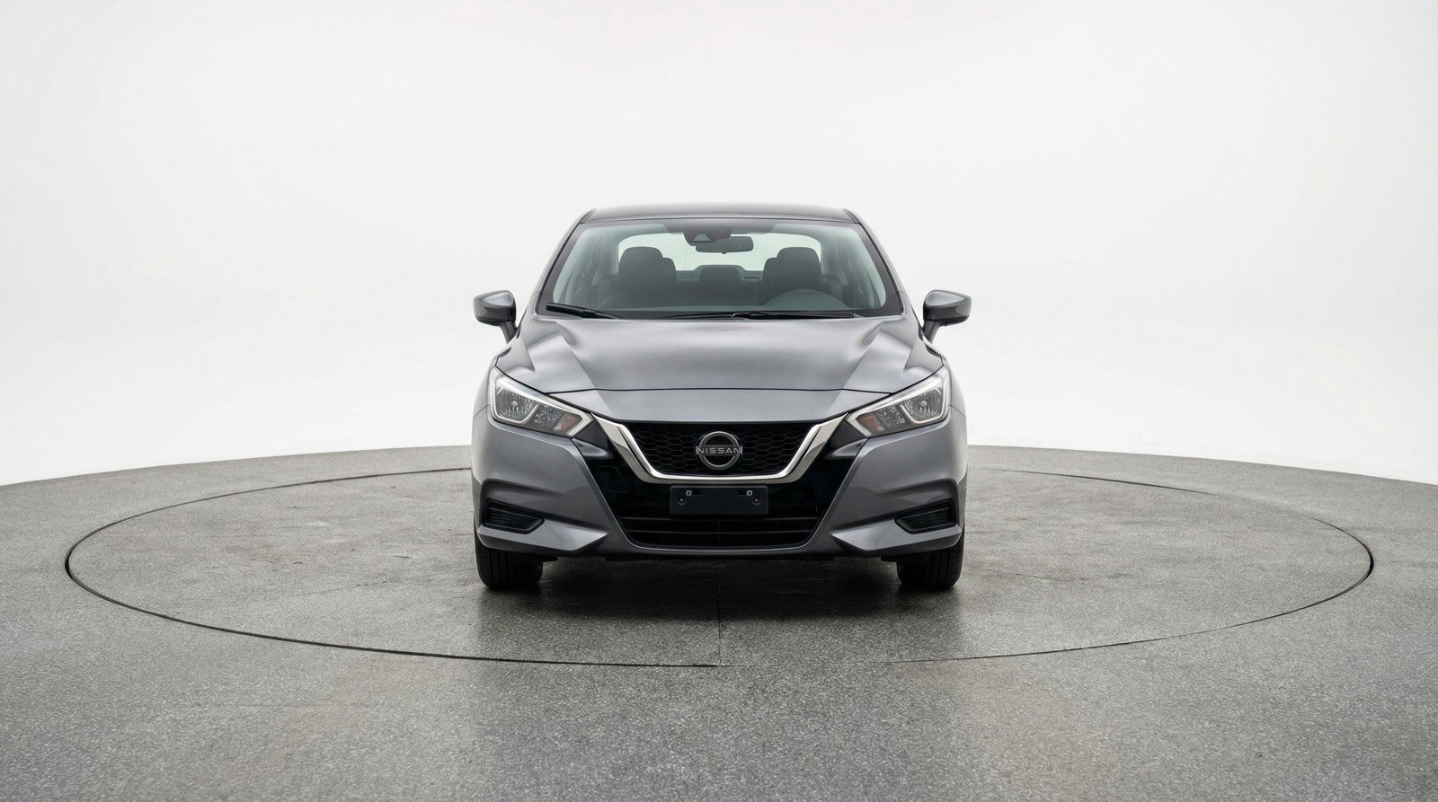 Used 2025 Nissan Versa SV image 2