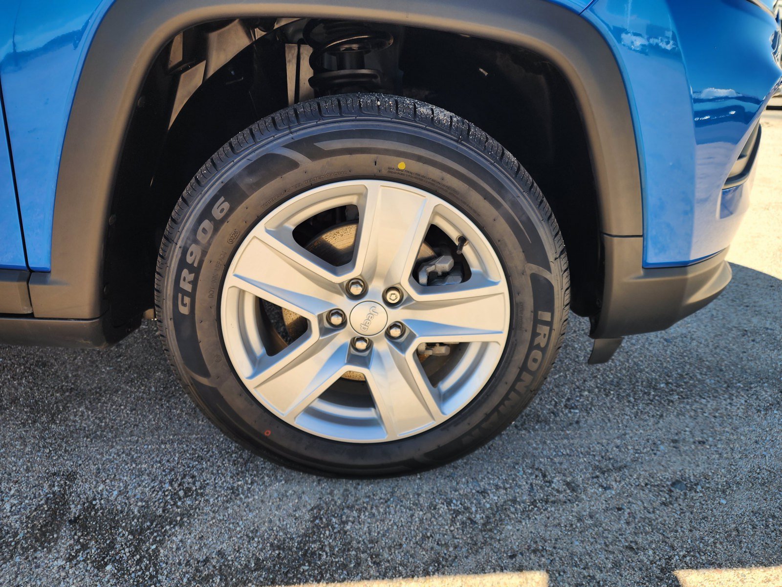 Used 2022 Jeep Compass Latitude w/ Sun and Sound Group AWD/4WD image 10