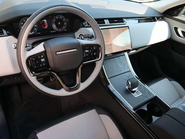 New 2025 Land Rover Range Rover Velar Dynamic SE image 5