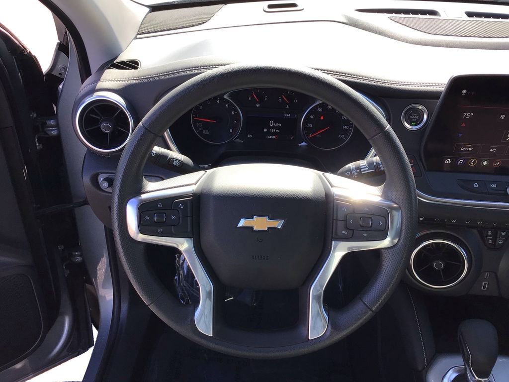 Used 2025 Chevrolet Blazer LT image 16