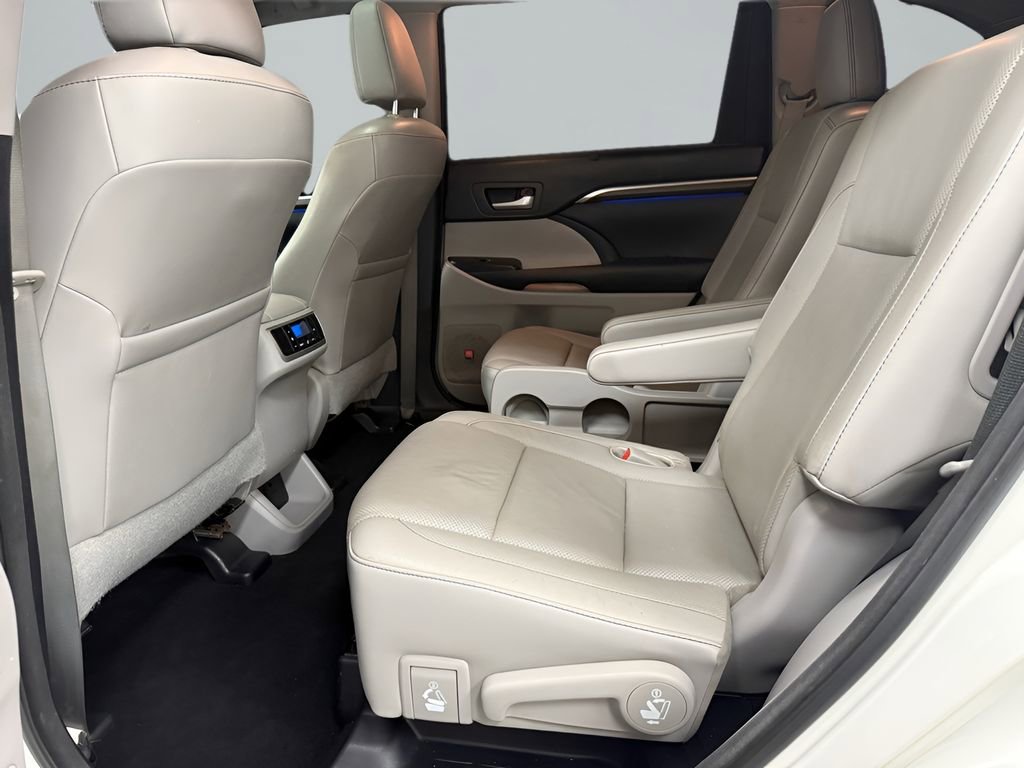 Used 2015 Toyota Highlander Limited image 13