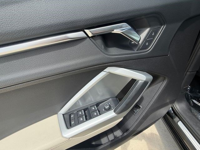 Used 2020 Audi Q3 2.0T Premium w/ Convenience Package AWD/4WD image 11