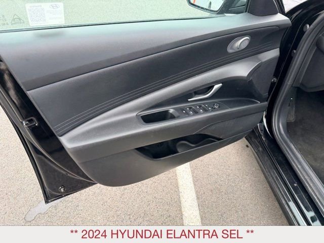 Used 2024 Hyundai Elantra SEL FWD image 13