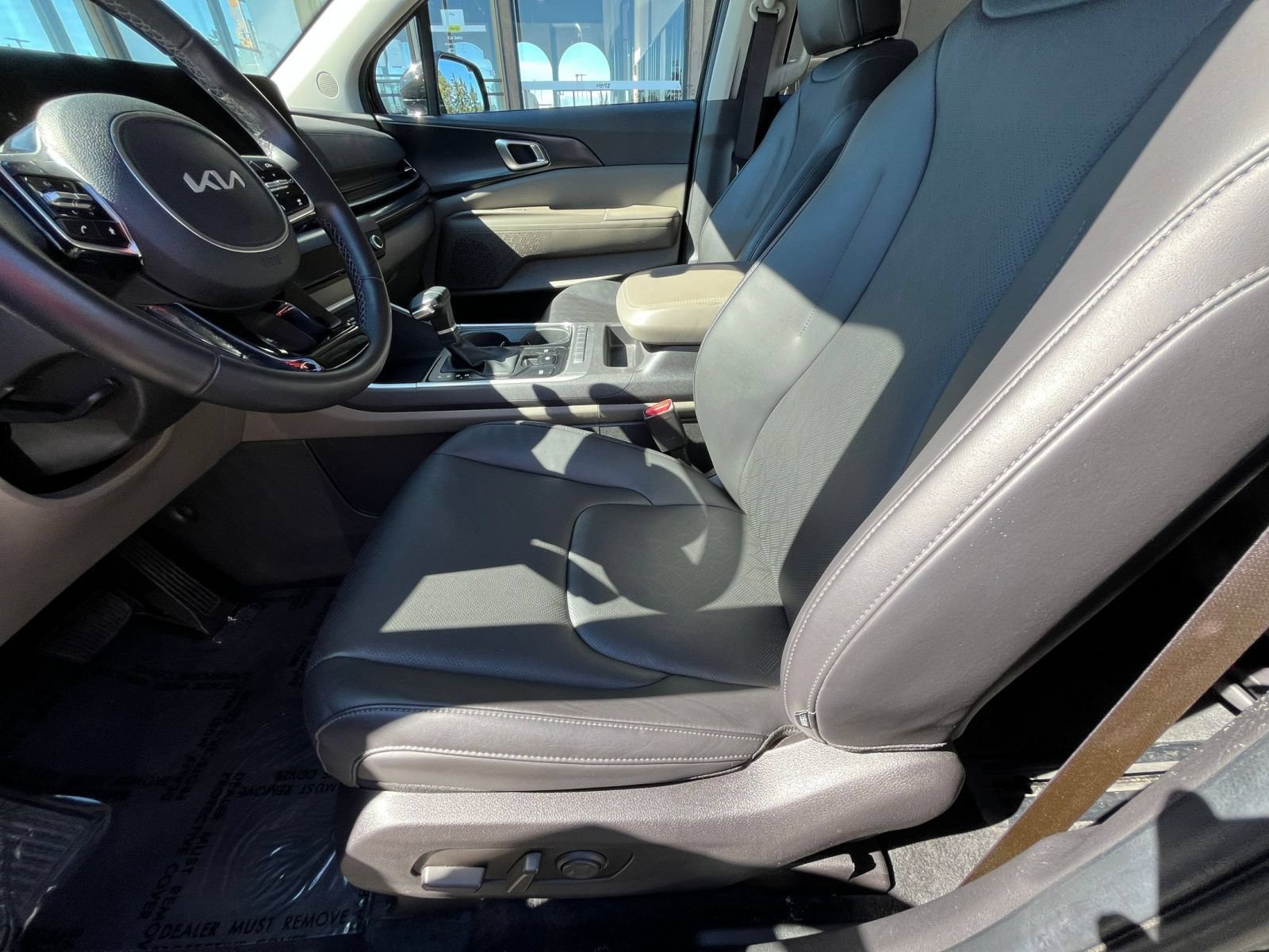 Used 2026 Kia Carnival FWD image 28