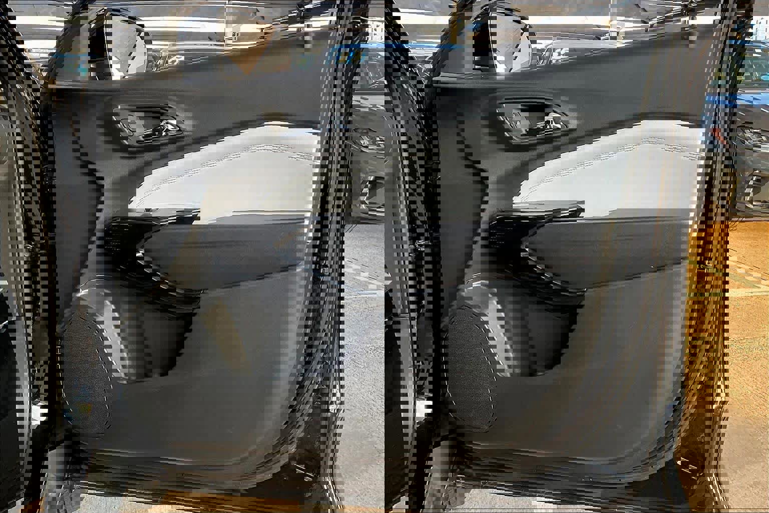 Used 2024 Chevrolet Trax LT w/ LT Convenience Package image 22