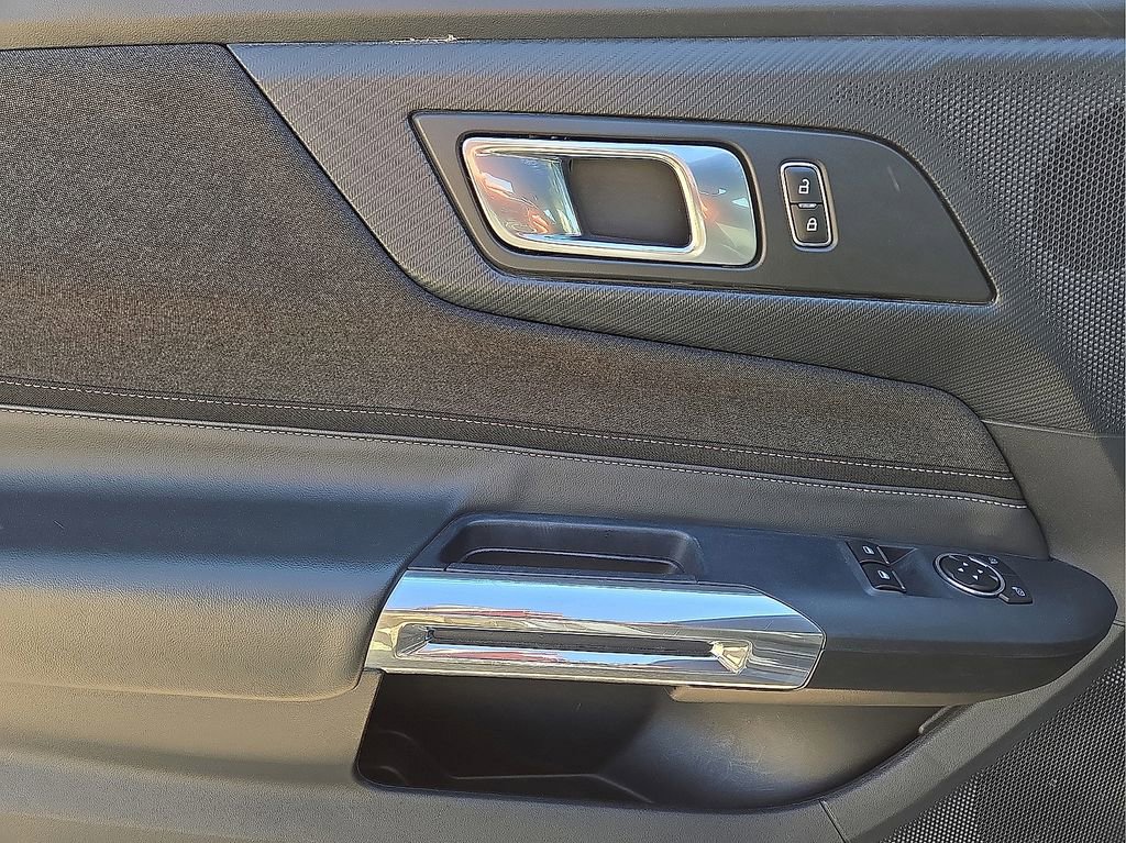 Used 2024 Ford Mustang EcoBoost image 18