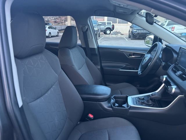 Used 2021 Toyota RAV4 XLE AWD/4WD image 21