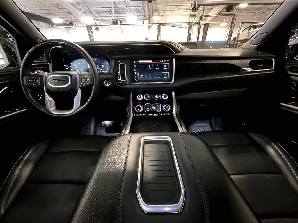 Used 2024 GMC Yukon XL Denali w/ Advanced Technology Package AWD/4WD image 22