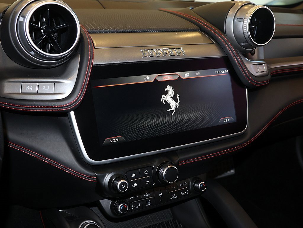 Certified 2018 Ferrari GTC4Lusso image 96