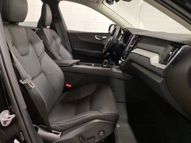 Used 2025 Volvo XC60 B5 Plus image 81