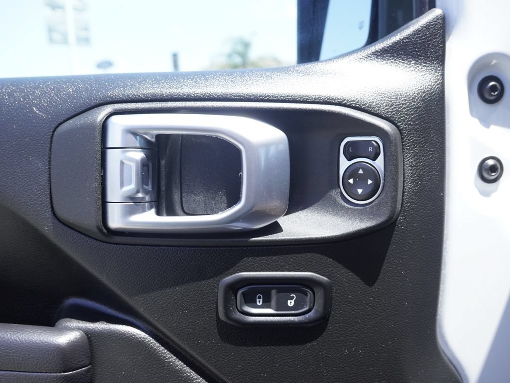 Used 2024 Jeep Wrangler Unlimited AWD/4WD image 11