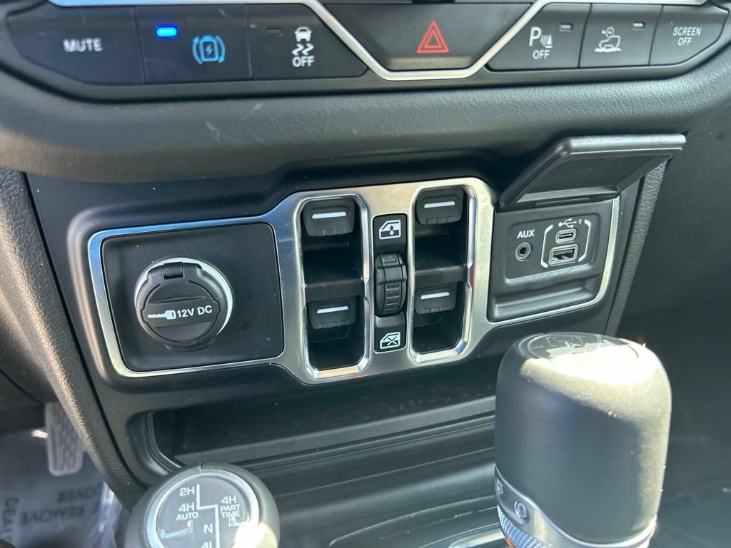 Used 2024 Jeep Wrangler Unlimited Sahara w/ Safety Group AWD/4WD image 40