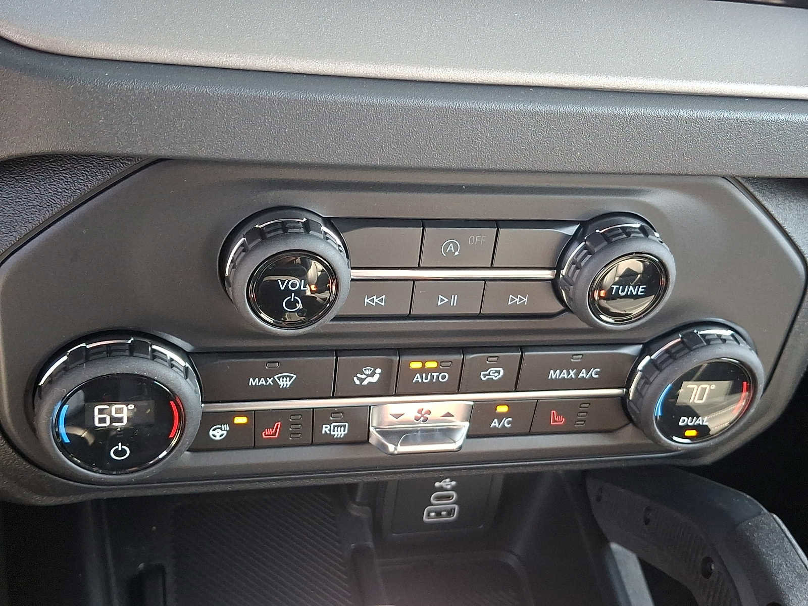 New 2026 Ford Bronco Outer Banks image 13