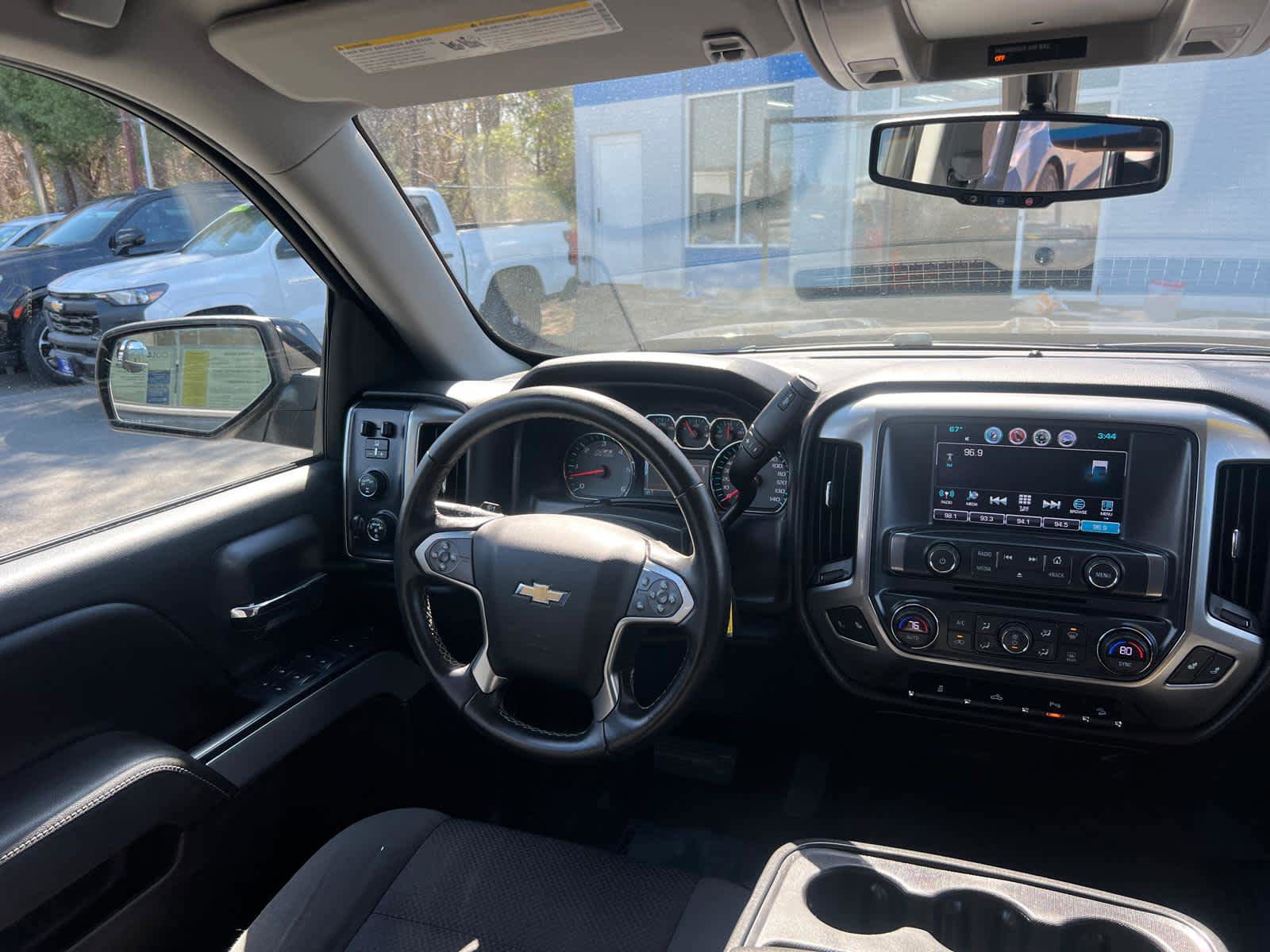 Used 2017 Chevrolet Silverado 1500 LT w/ Midnight Edition AWD/4WD image 34