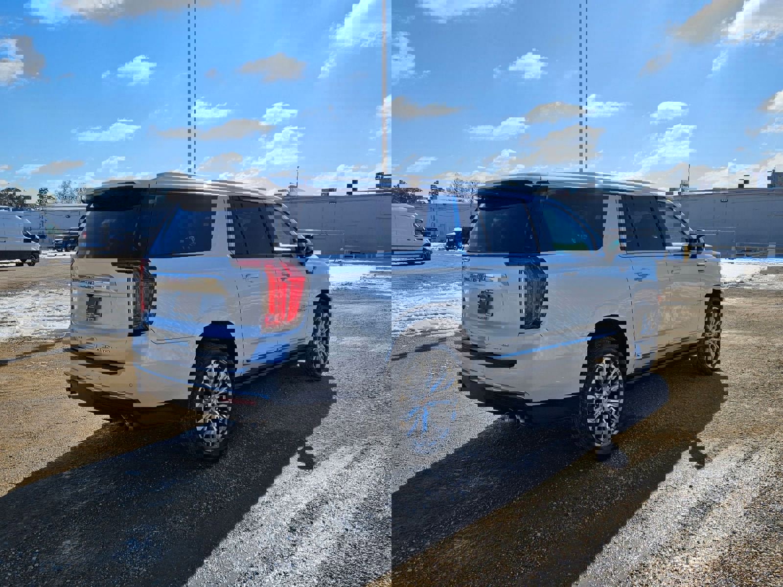 Used 2022 GMC Yukon XL Denali image 40