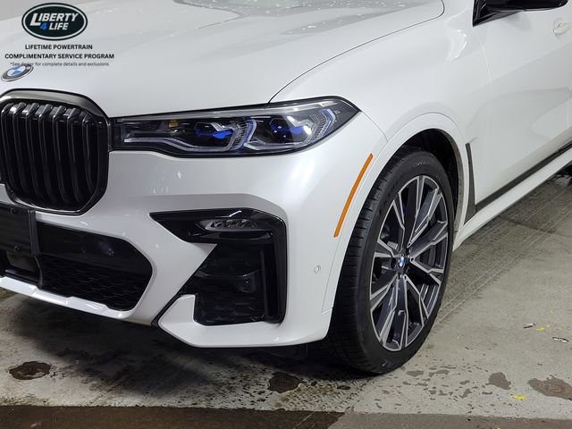 Used 2021 BMW X7 M50i image 9