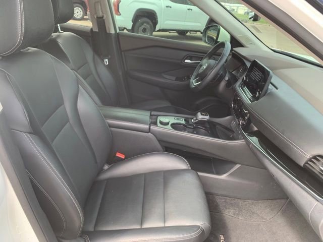 Used 2023 Nissan Rogue SL w/ SL Premium Package image 31