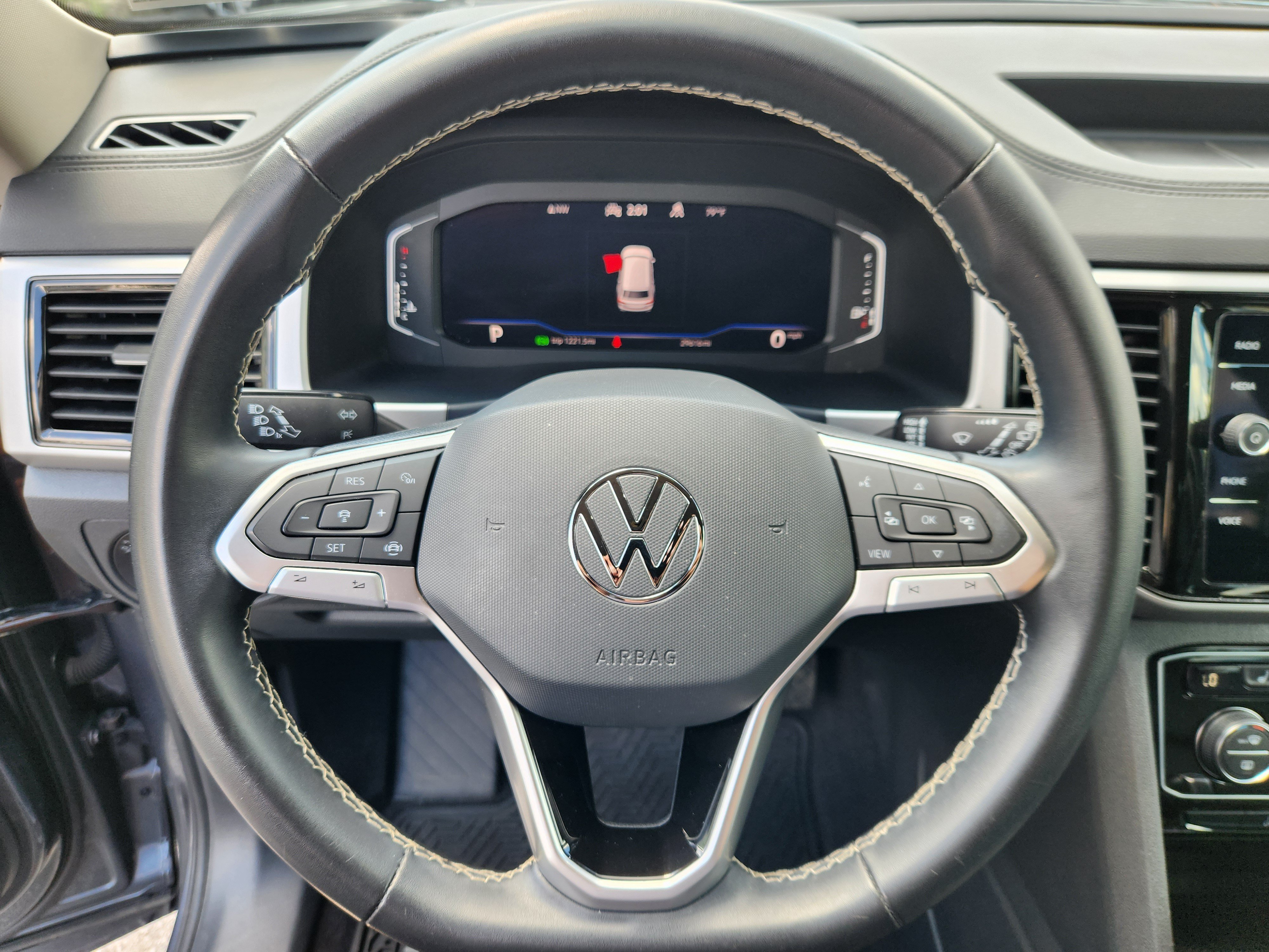Certified 2023 Volkswagen Atlas SE w/ Black Wheel Package AWD/4WD image 9