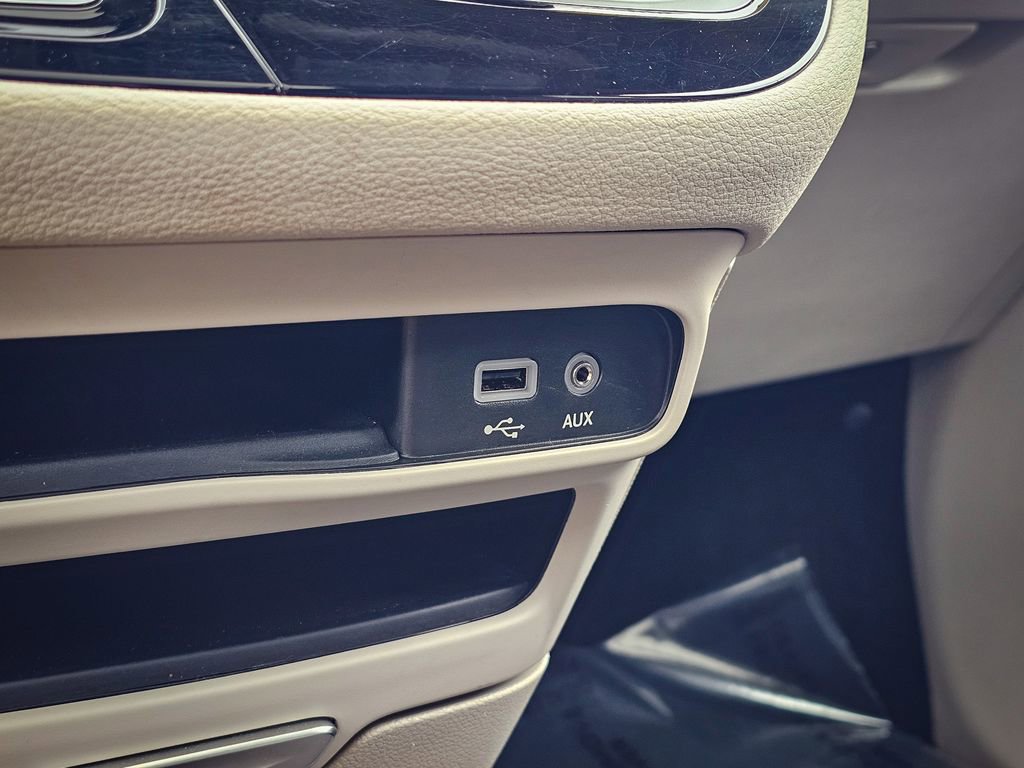 Used 2019 Chrysler Pacifica Limited FWD image 30