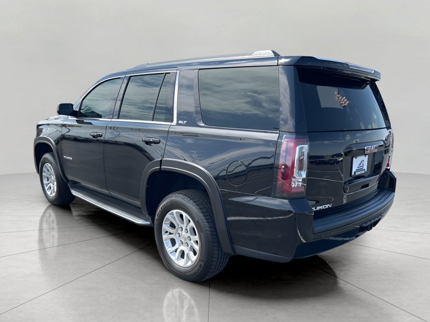Used 2017 GMC Yukon SLT AWD/4WD image 5