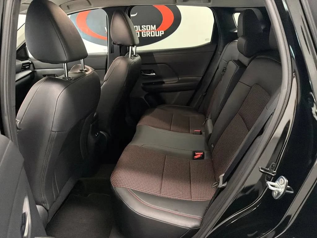 Used 2026 Nissan Kicks SR FWD image 12