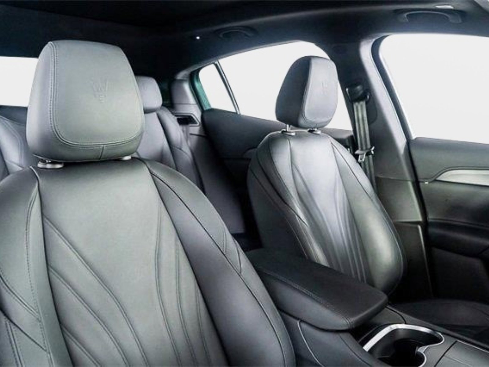 Used 2024 Maserati Grecale GT image 11