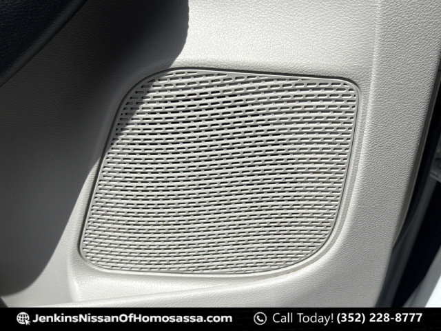 Used 2023 Chrysler Voyager LX FWD image 31