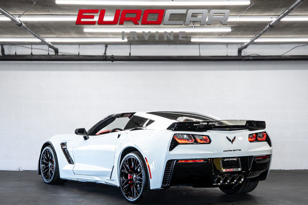 Used 2015 Chevrolet Corvette Z06 w/ 3LZ Preferred Equipment Group RWD image 4