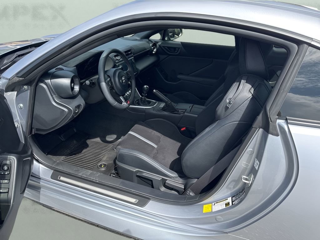 Used 2025 Toyota GR86 Premium w/ Performance Package RWD image 9