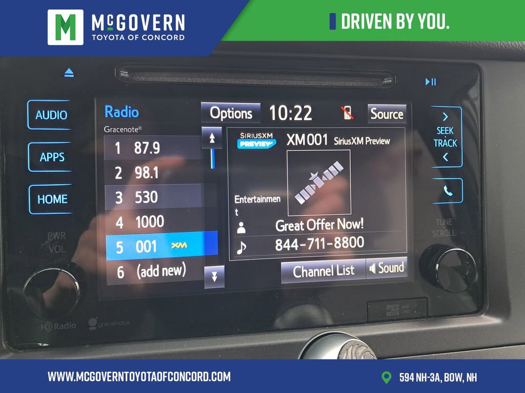 Used 2015 Toyota Sienna XLE w/ XLE Navigation Package FWD image 24