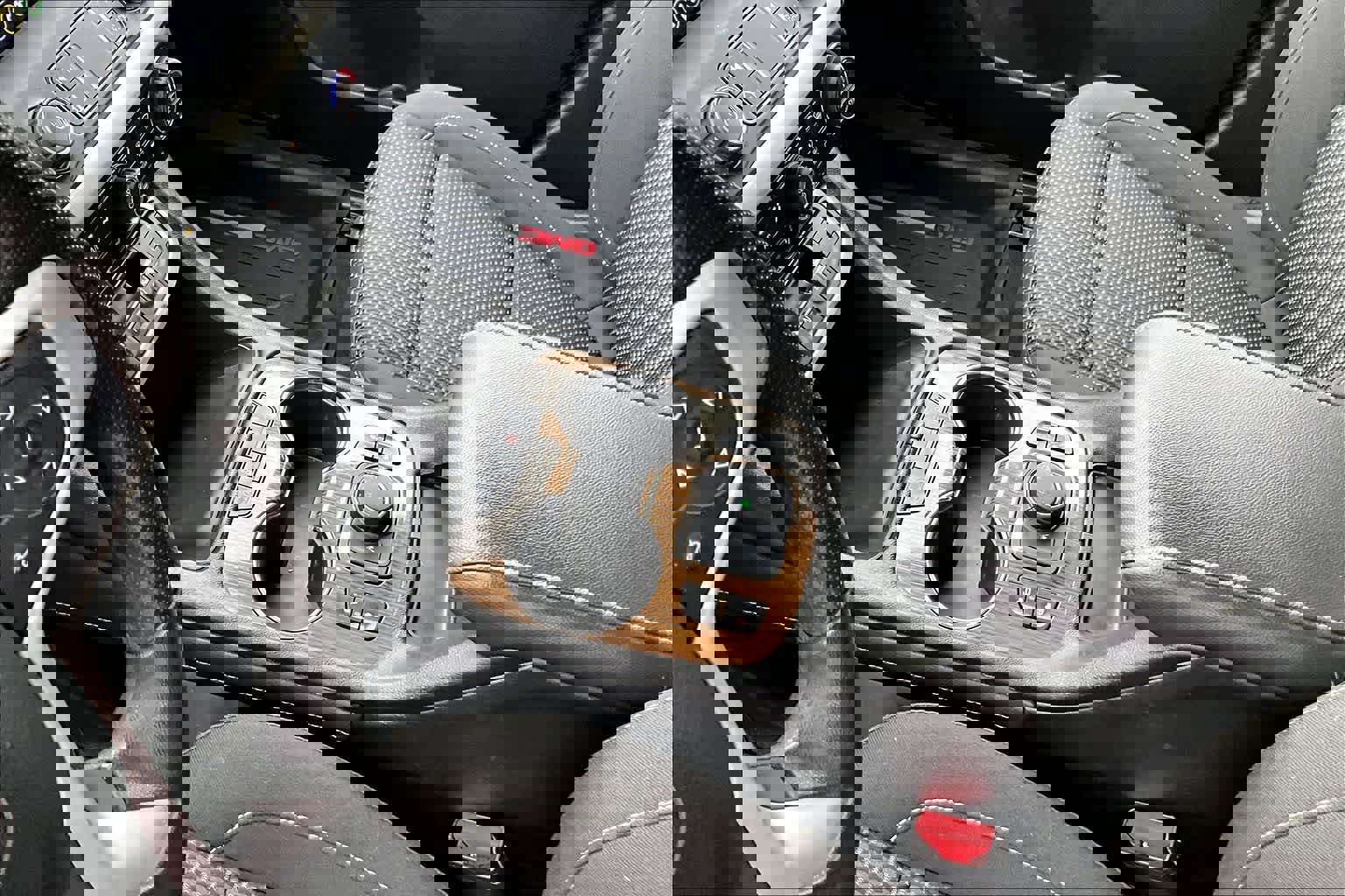 Used 2023 GMC Acadia SLE w/ Driver Convenience Package image 17