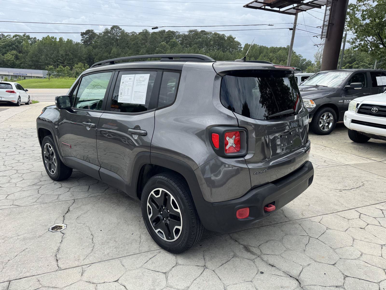 Used 2016 Jeep Renegade Trailhawk AWD/4WD image 9
