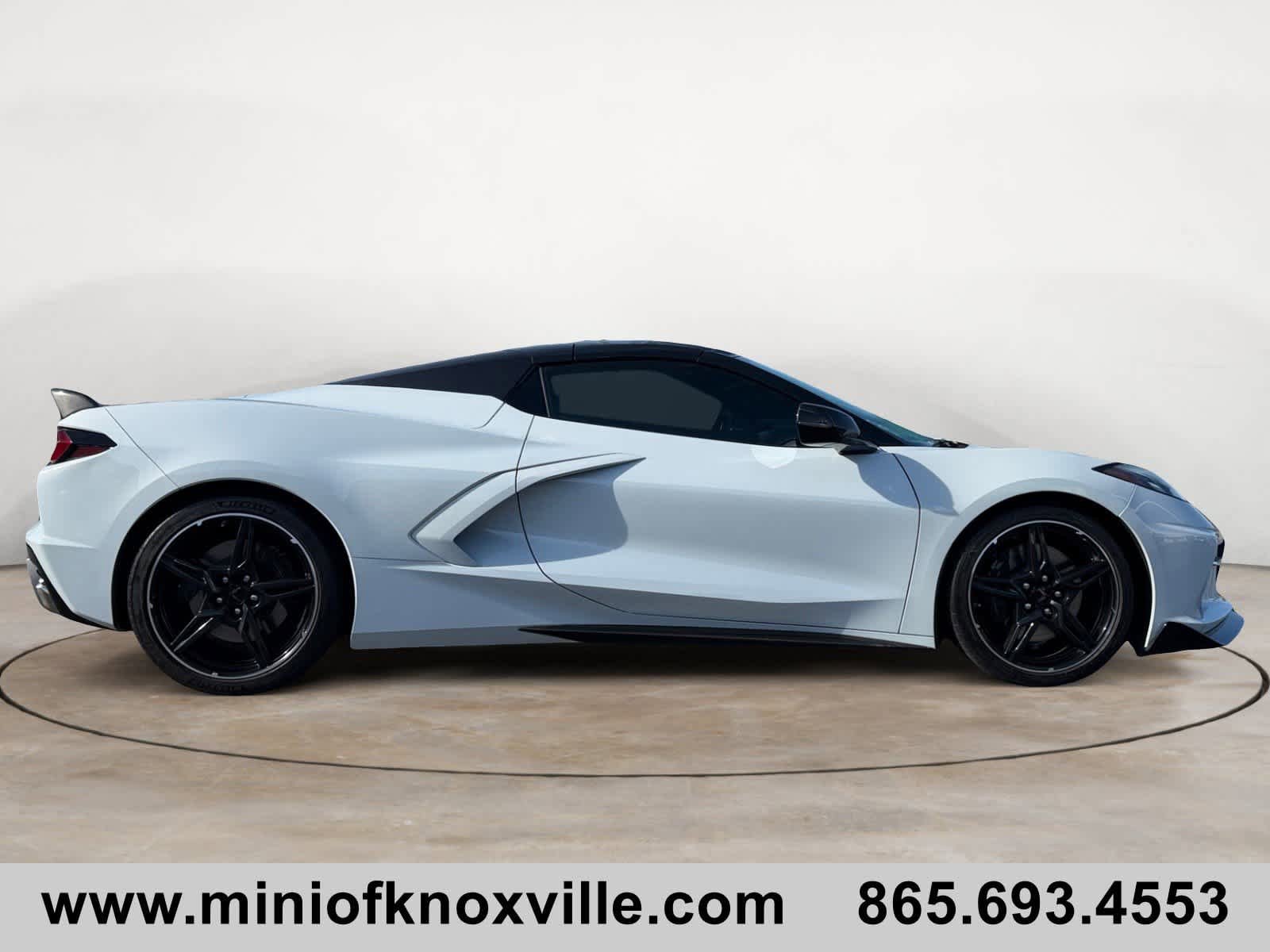 Used 2021 Chevrolet Corvette Stingray Premium Conv w/ Z51 Performance Package RWD image 2