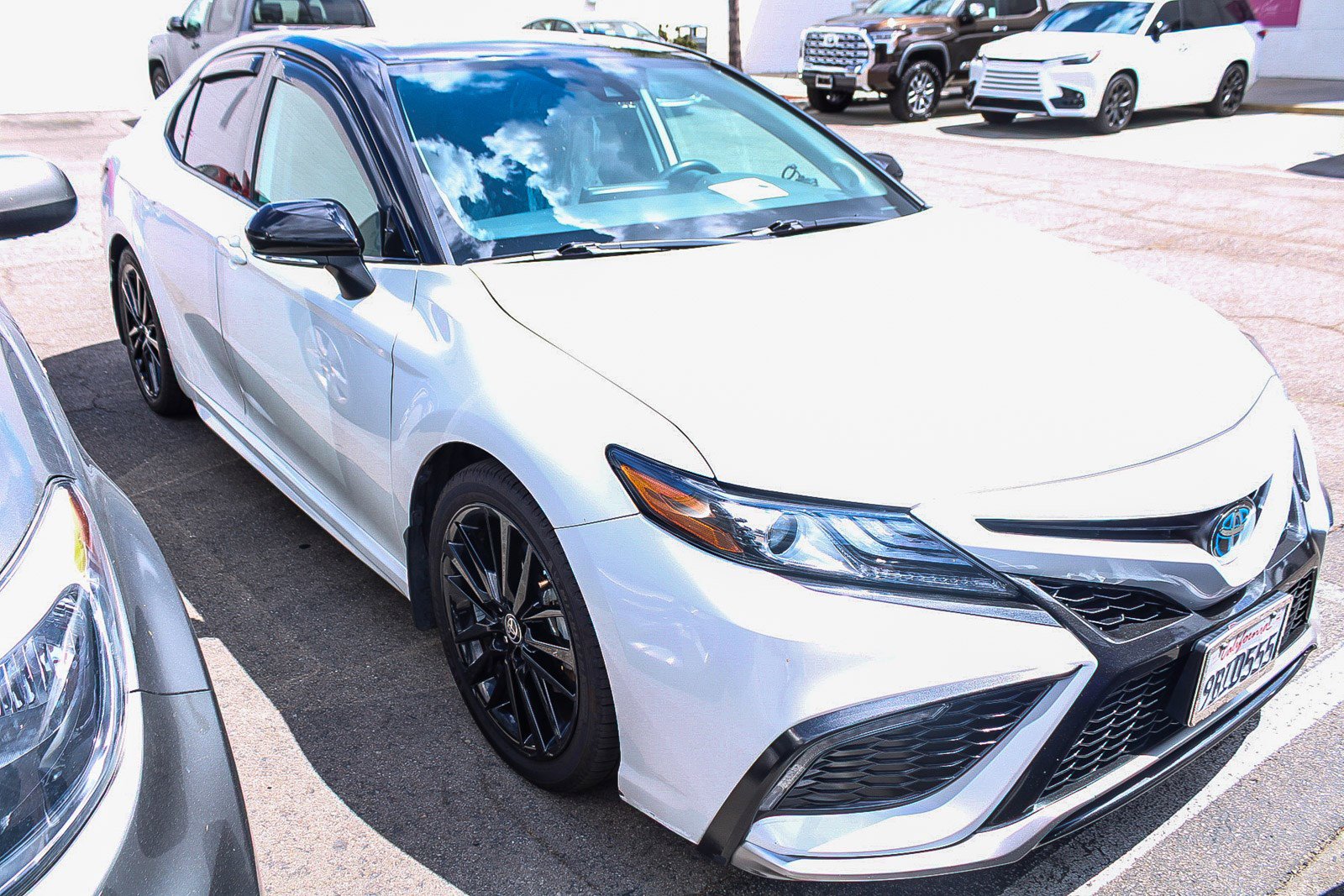 Used 2022 Toyota Camry XSE w/ Navigation Upgrade Package FWD image 2