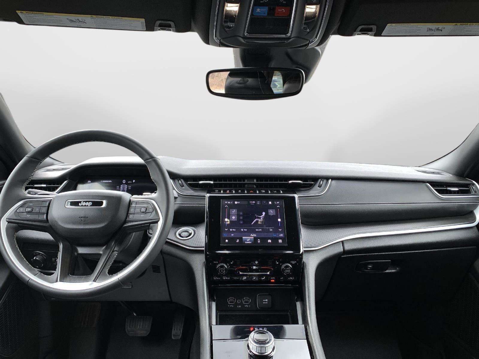 Used 2023 Jeep Grand Cherokee Altitude image 36