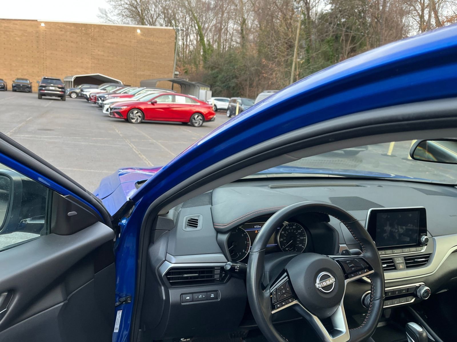 Used 2025 Nissan Altima 2.5 SR image 33