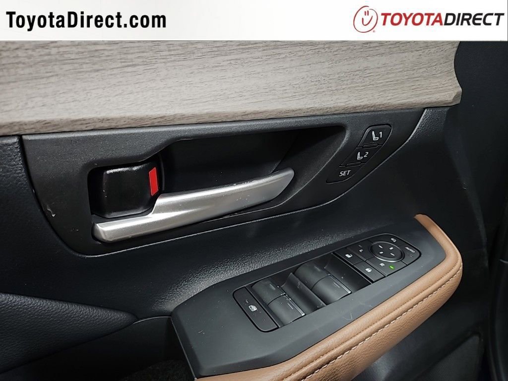 New 2026 Toyota Grand Highlander Platinum image 13