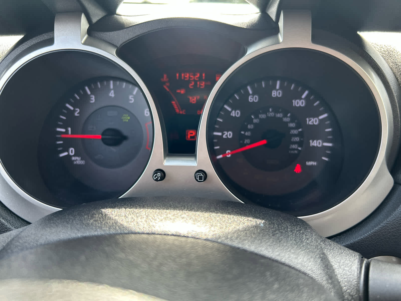 Used 2011 Nissan Juke SL AWD/4WD image 16
