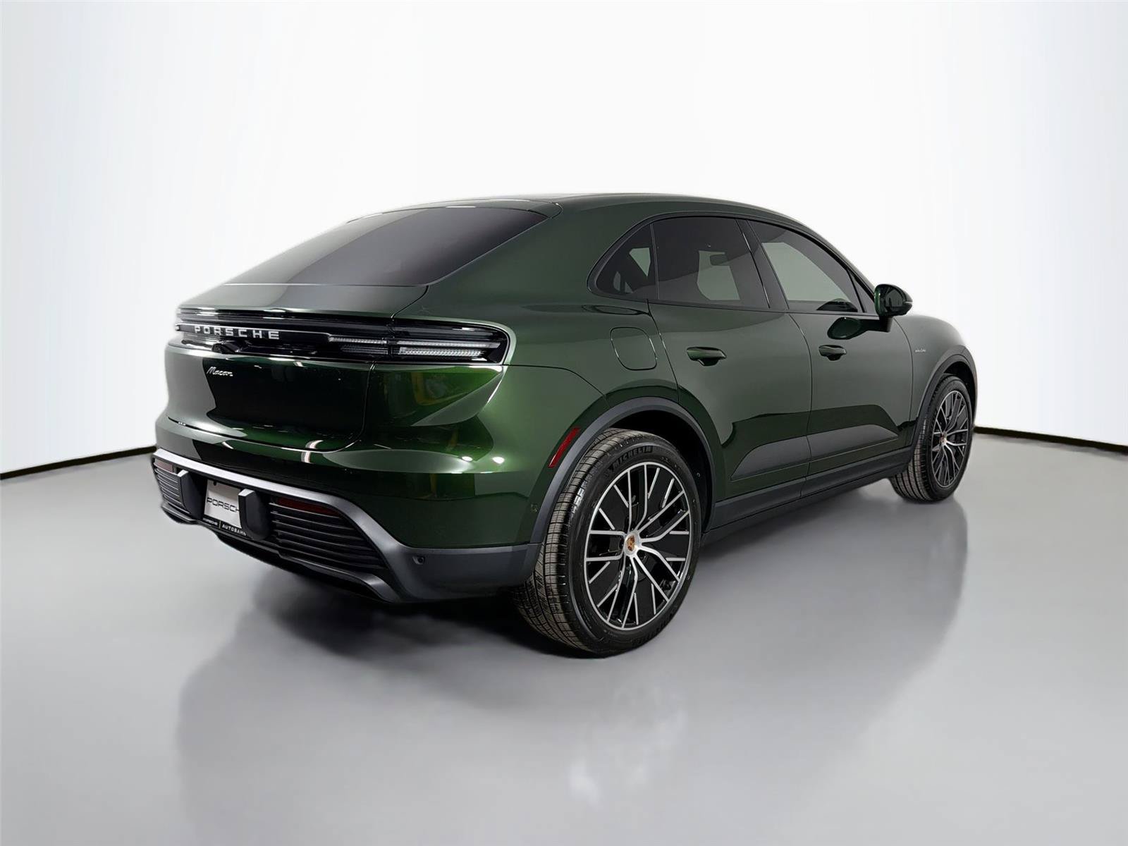 Certified 2026 Porsche Macan Electric RWD image 7