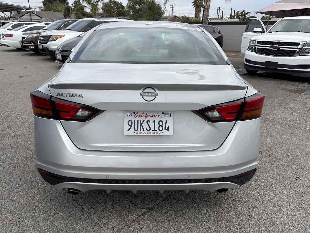 Used 2025 Nissan Altima 2.5 SV w/ SV Special Edition Package FWD image 3