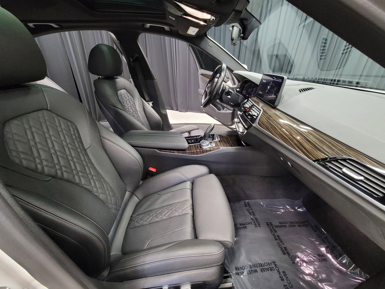 Used 2021 BMW 540i w/ M Sport Package image 32