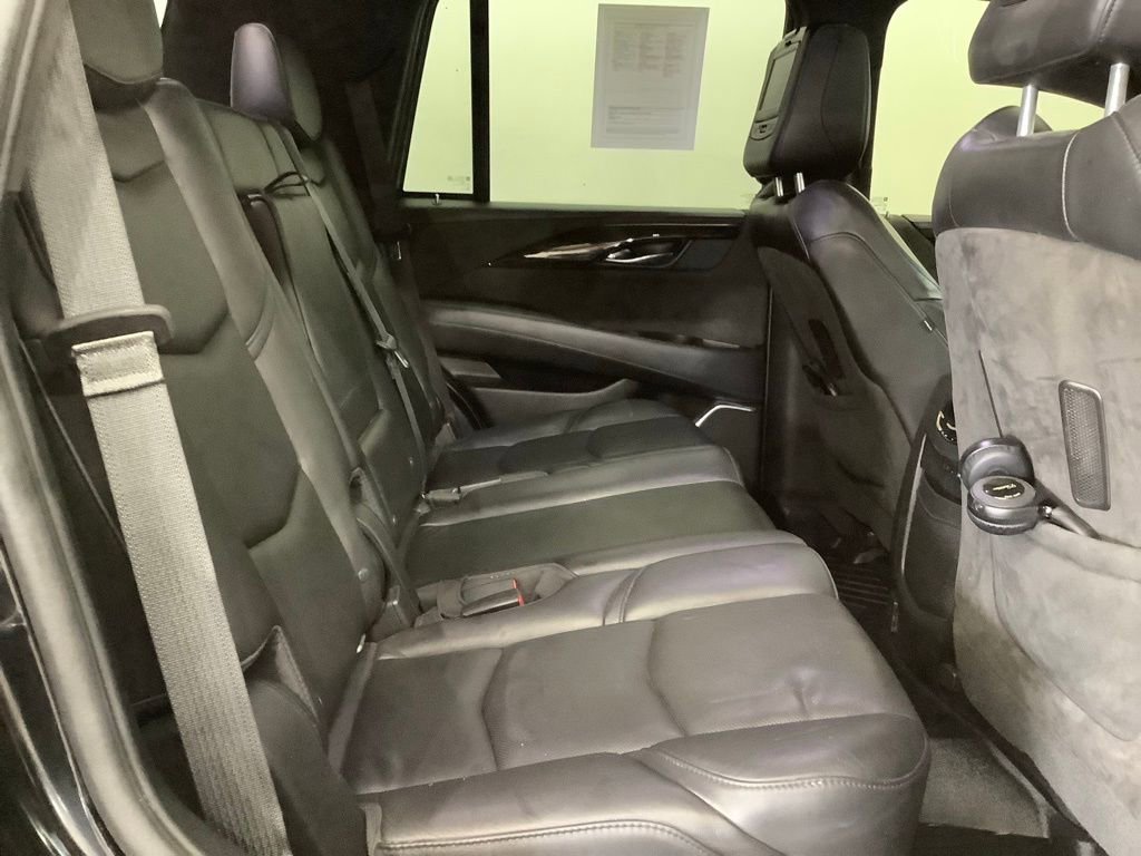Used 2018 Cadillac Escalade Platinum image 37