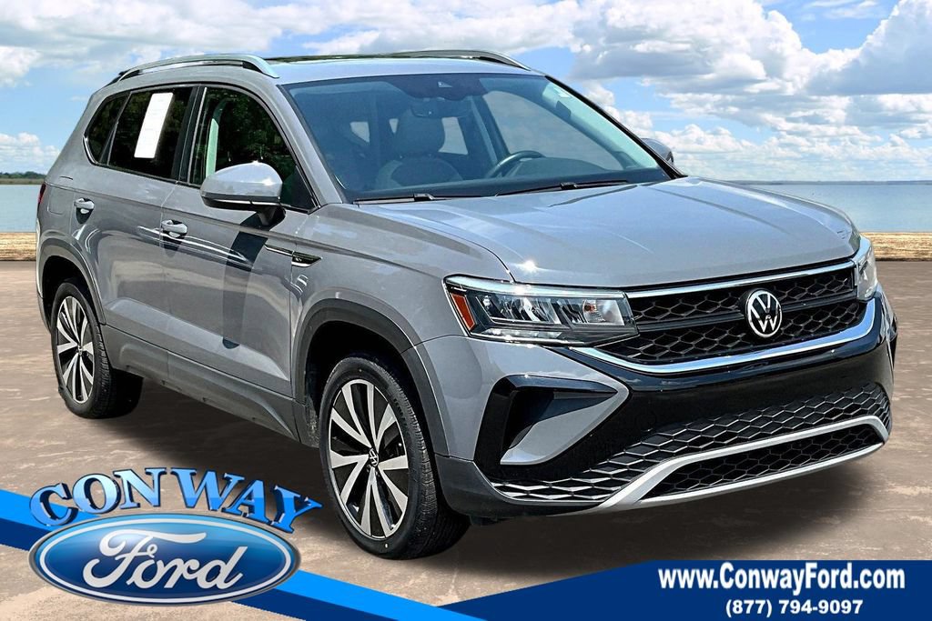 Used 2022 Volkswagen Taos SE w/ Panoramic Sunroof Package