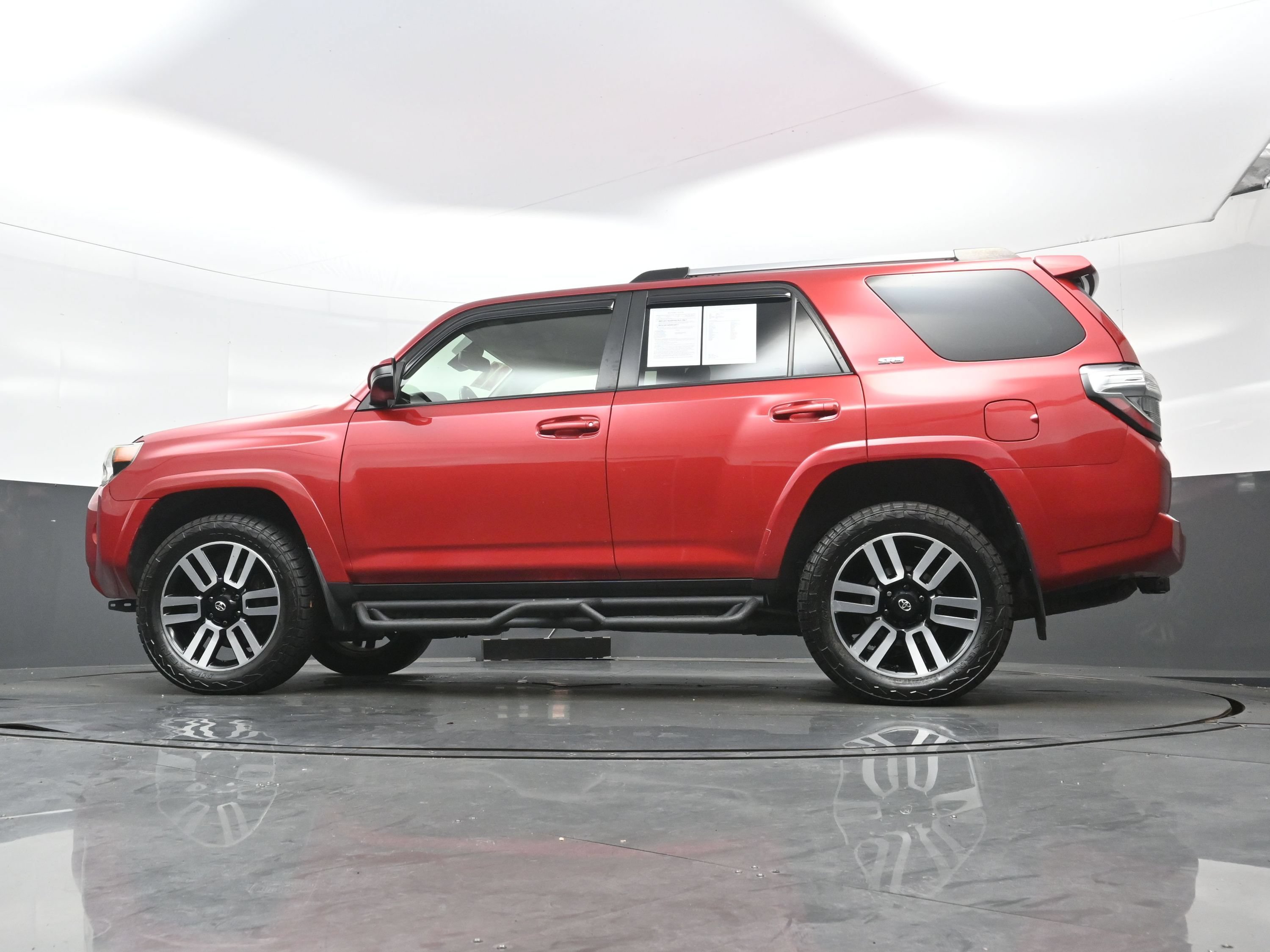 Used 2022 Toyota 4Runner SR5 AWD/4WD image 31