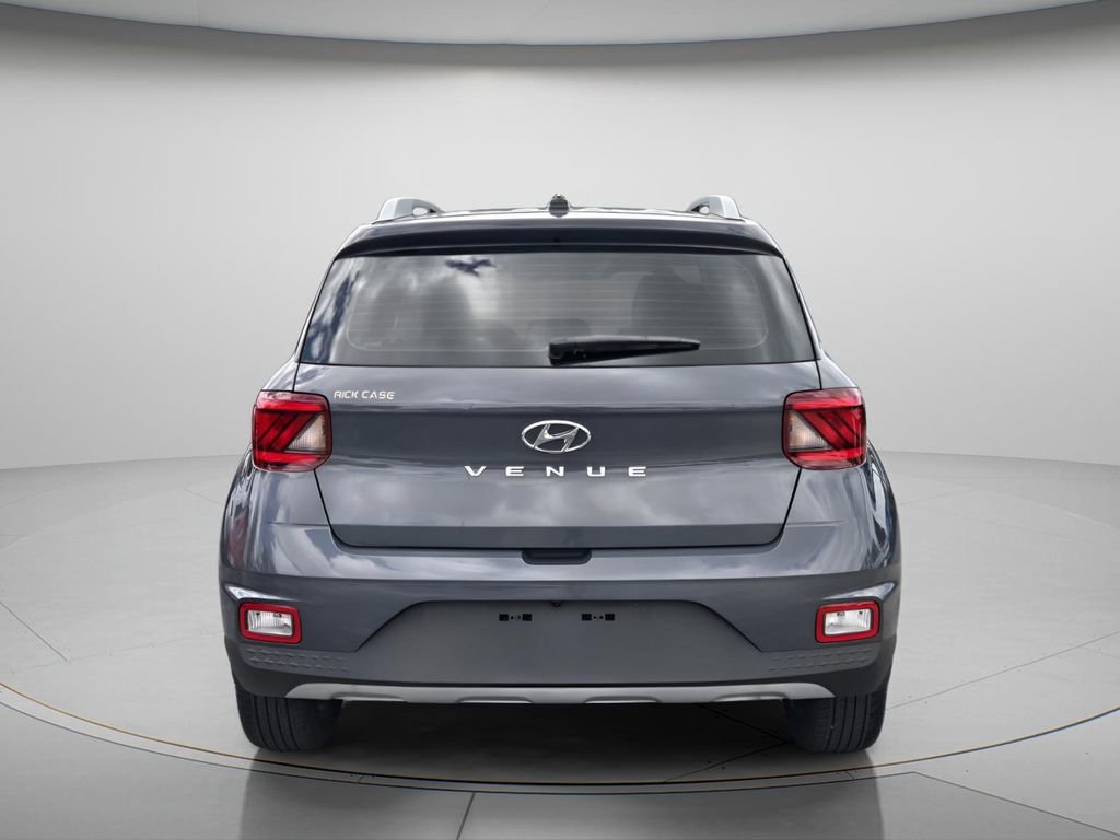 Certified 2024 Hyundai Venue SEL FWD image 6